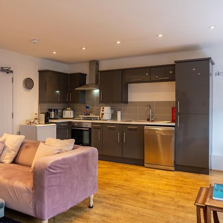 Cute 1 Bed Apartment 2 Mins From The Sea - Sleeps 4, Flat 8 The Gables, Church Street, Лайм-Реджис Екстер'єр фото