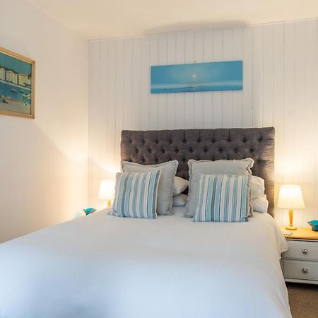 Cute 1 Bed Apartment 2 Mins From The Sea - Sleeps 4, Flat 8 The Gables, Church Street, Лайм-Реджис Екстер'єр фото