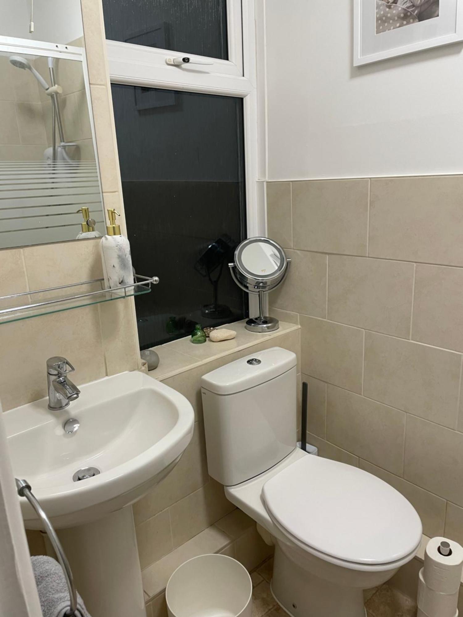 Cute 1 Bed Apartment 2 Mins From The Sea - Sleeps 4, Flat 8 The Gables, Church Street, Лайм-Реджис Екстер'єр фото